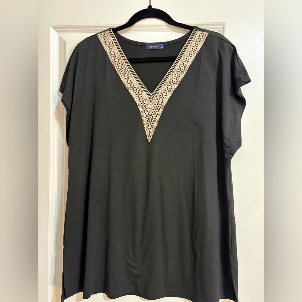 SHEIN Black V-Neck Tunic with Cream Crochet Inset